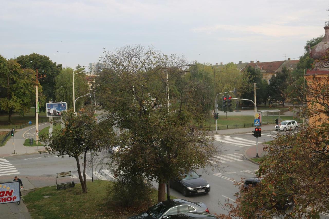 Apartment F6 Osijek Exterior photo